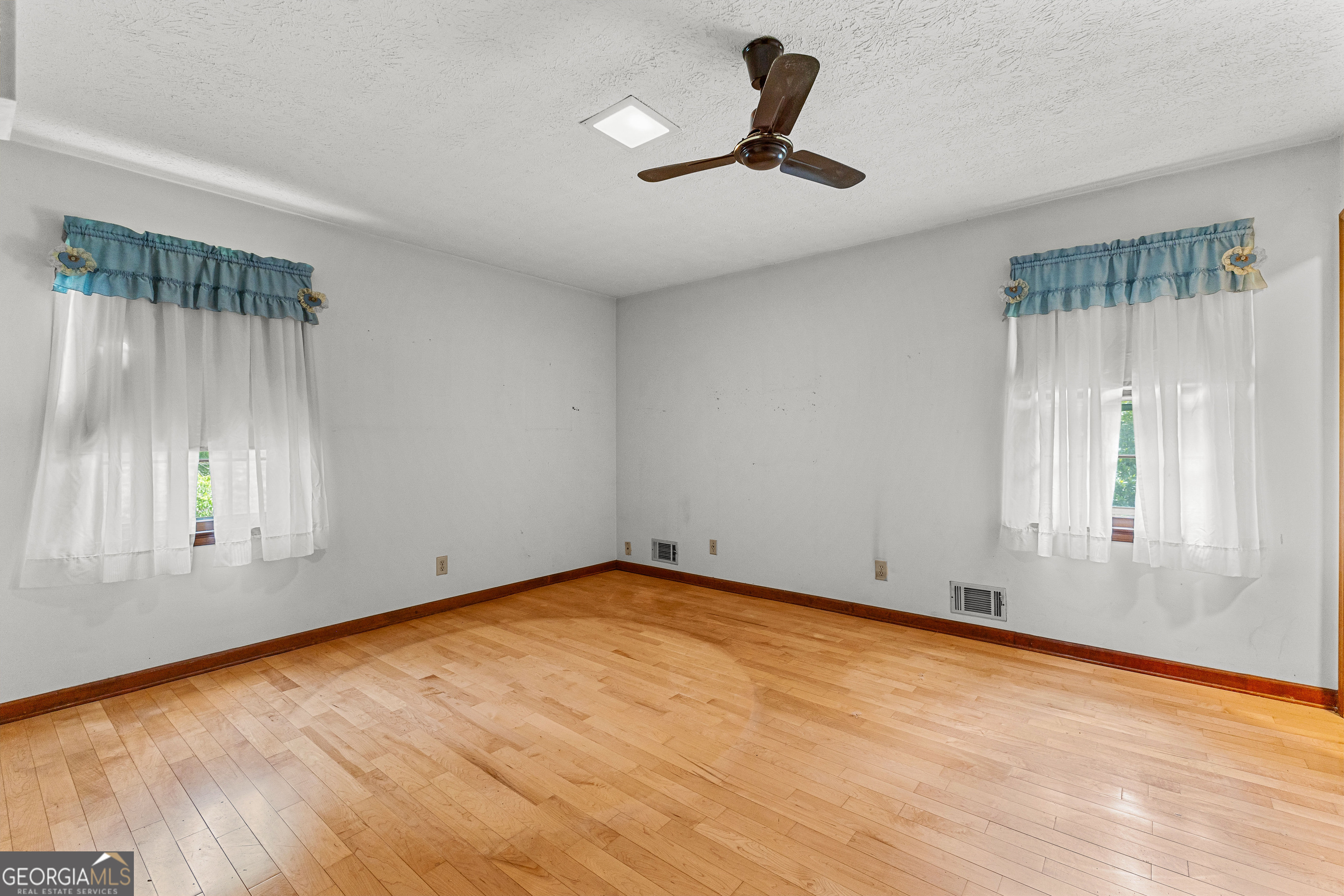 Fayetteville, Georgia 30215, United States, 3 Bedrooms Bedrooms, ,2 BathroomsBathrooms,Residential,Pending,159047