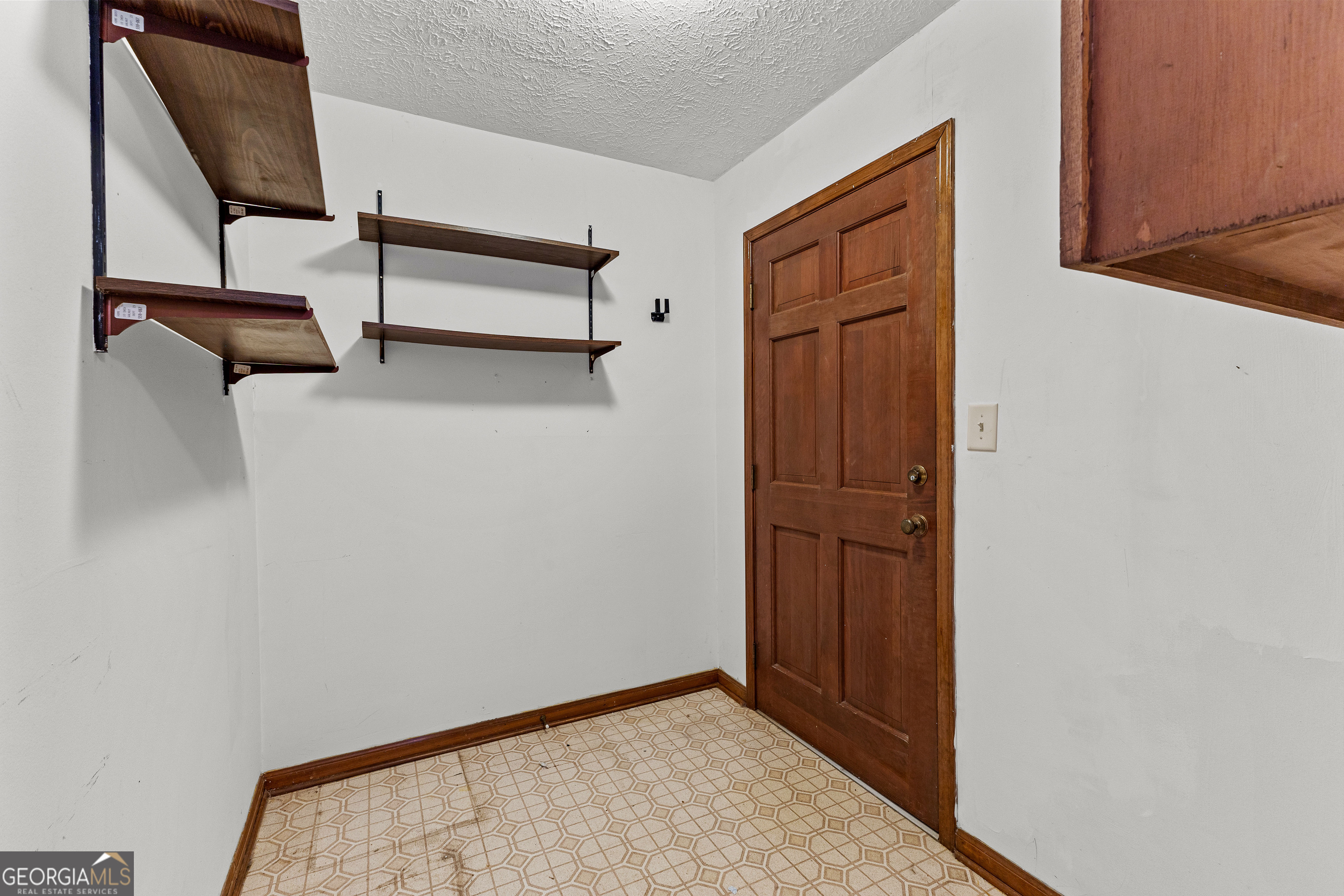 Fayetteville, Georgia 30215, United States, 3 Bedrooms Bedrooms, ,2 BathroomsBathrooms,Residential,Pending,159047