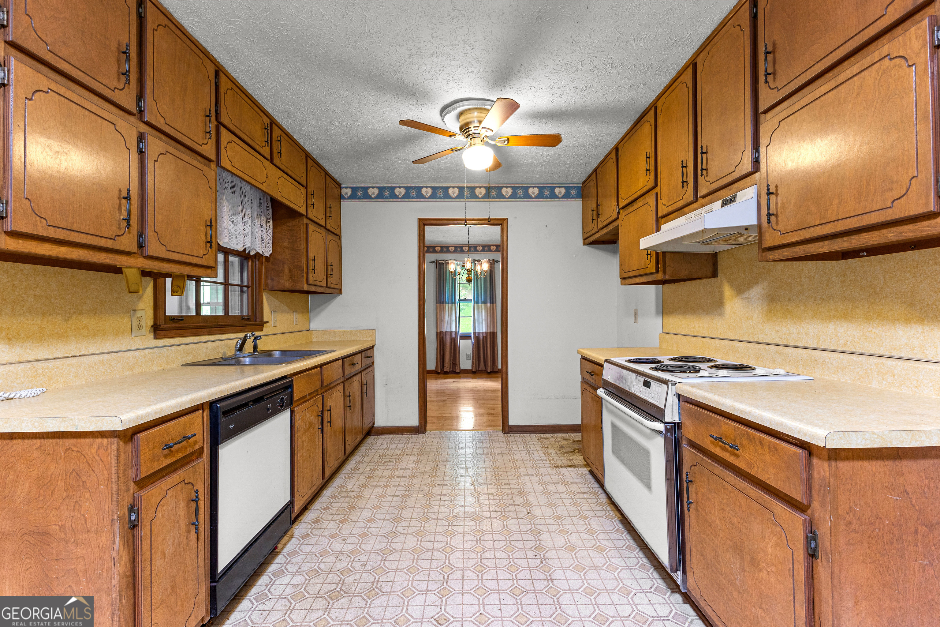 Fayetteville, Georgia 30215, United States, 3 Bedrooms Bedrooms, ,2 BathroomsBathrooms,Residential,Pending,159047