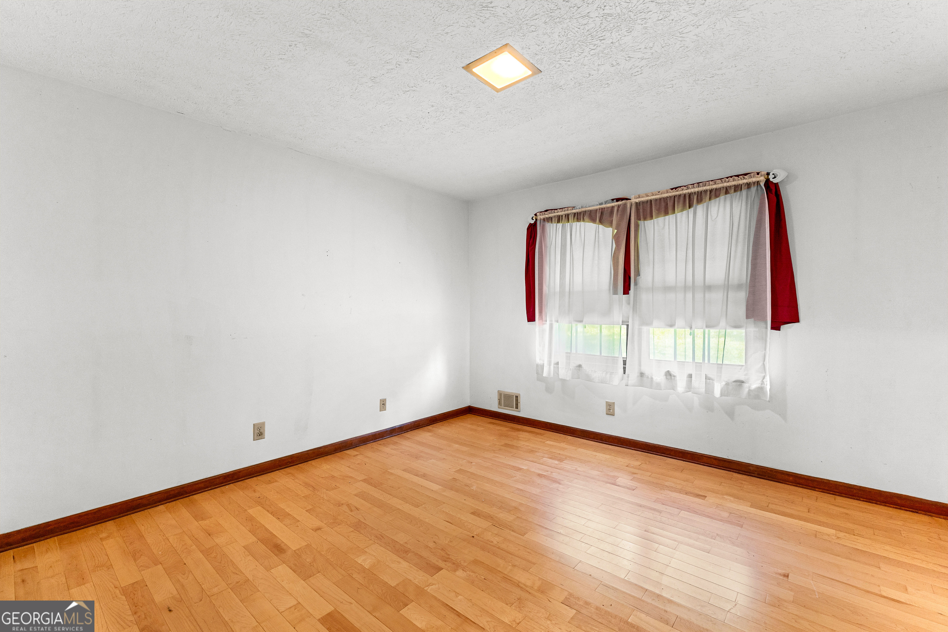 Fayetteville, Georgia 30215, United States, 3 Bedrooms Bedrooms, ,2 BathroomsBathrooms,Residential,Pending,159047