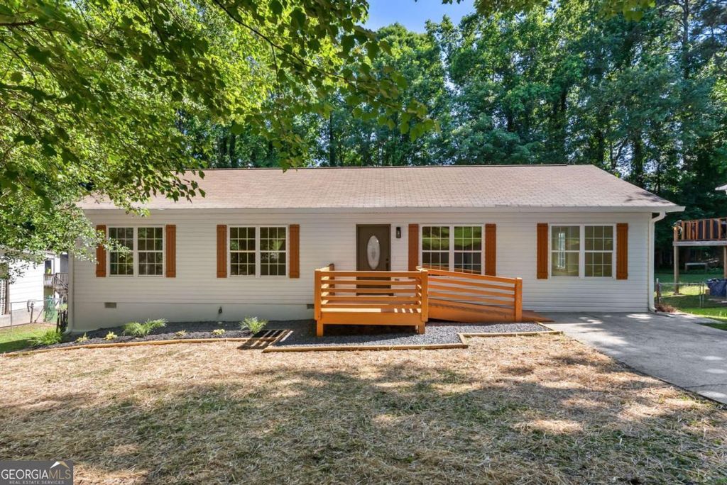 Photo of 4005 Knightsbridge Road NW, Kennesaw, GA 30144 (MLS # 10766105)