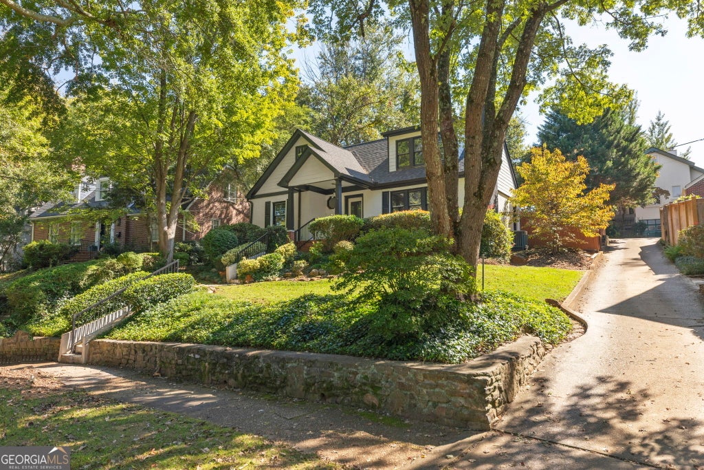 Photo of 809 Crestridge Drive NE, Atlanta, GA 30306 (MLS # 10874483)