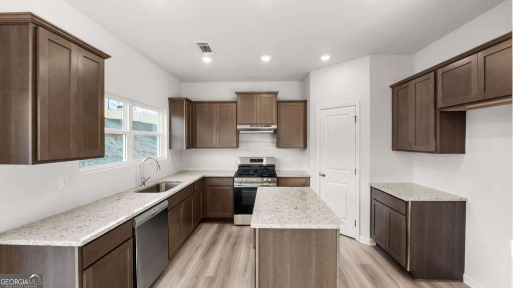 Photo of 177 Bloomfield Circle, Canton, GA 30114 (MLS # 10730324)