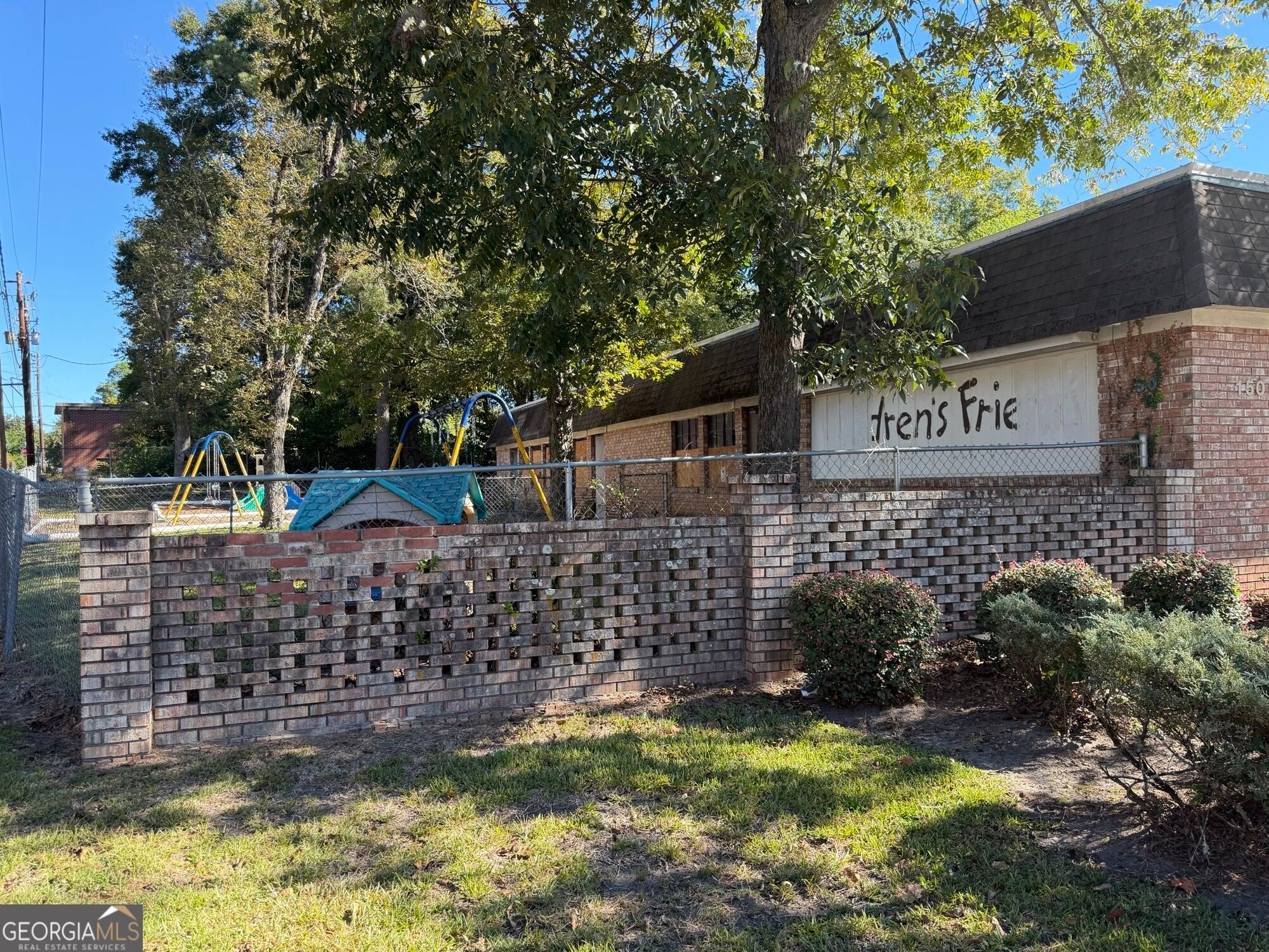 150 Lake Terrace CT