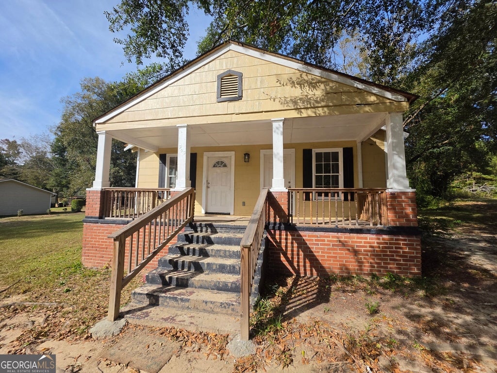 Photo of 143 Cherry Street, Barnesville, GA 30204 (MLS # 10879403)