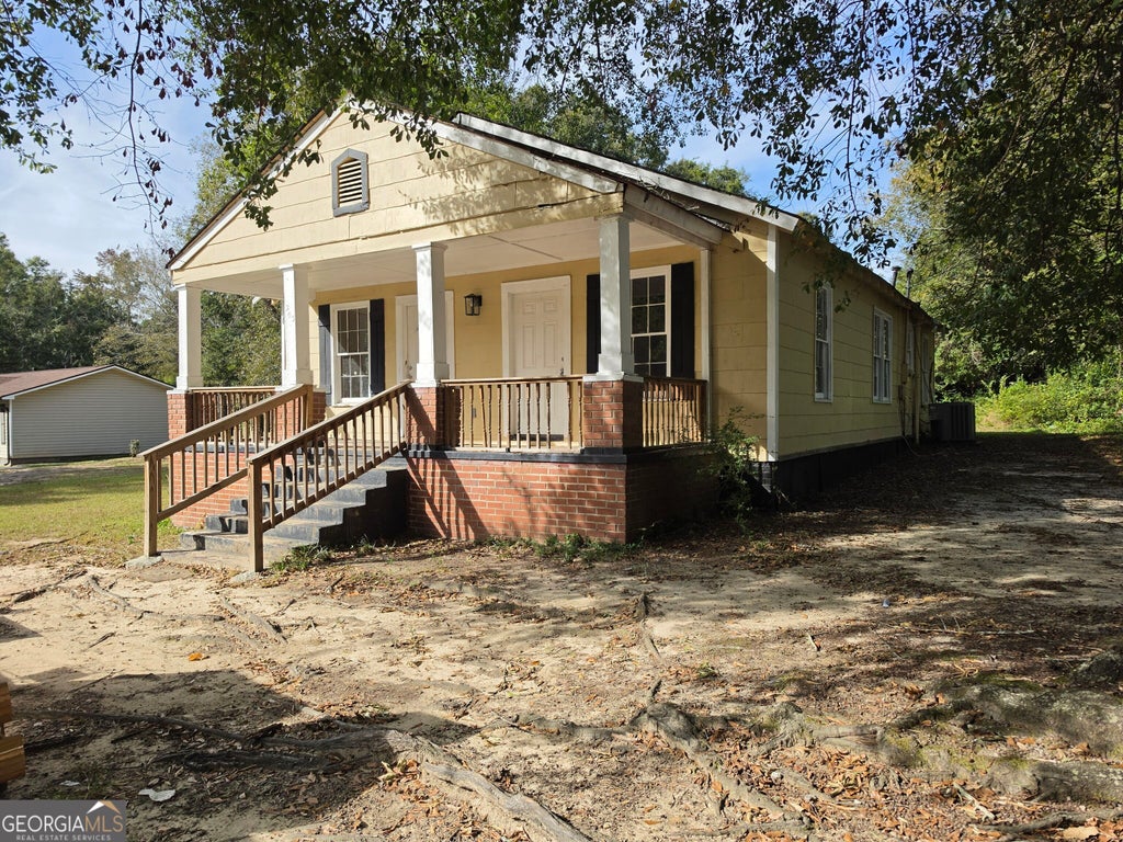 Photo of 143 Cherry Street, Barnesville, GA 30204 (MLS # 10879403)