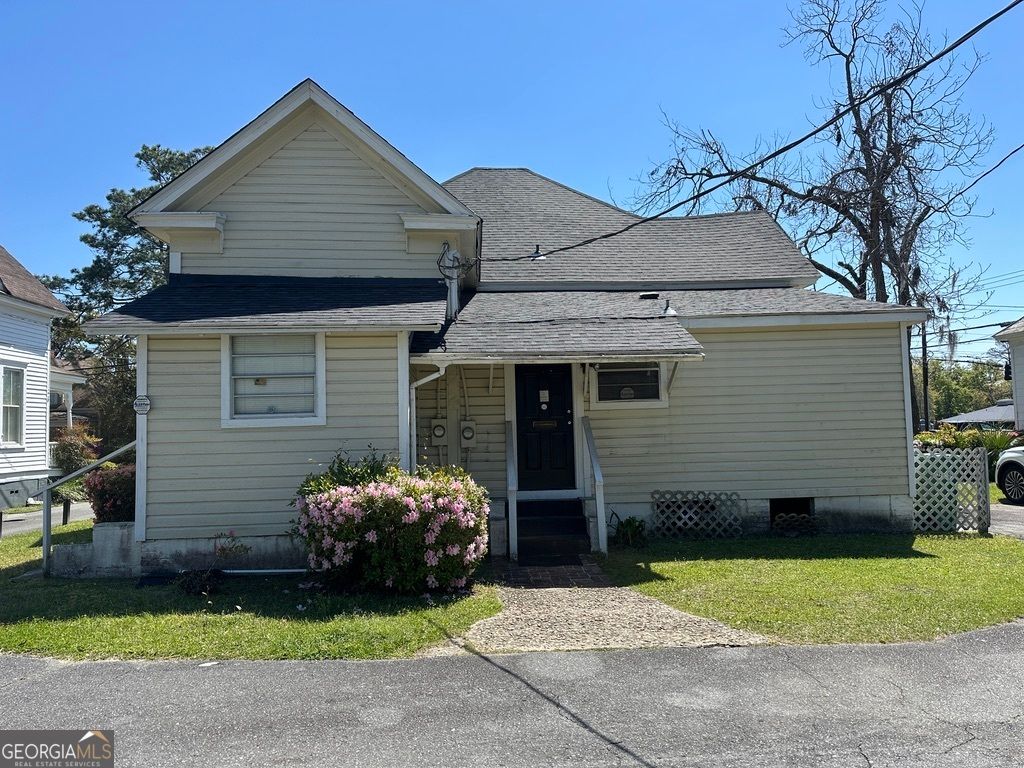 Photo of 208 W Gordon Street, Valdosta, GA 31601 (MLS # 10717941)