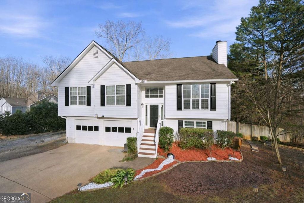 Photo of 20 Miners Point SE, Acworth, GA 30102 (MLS # 10691716)