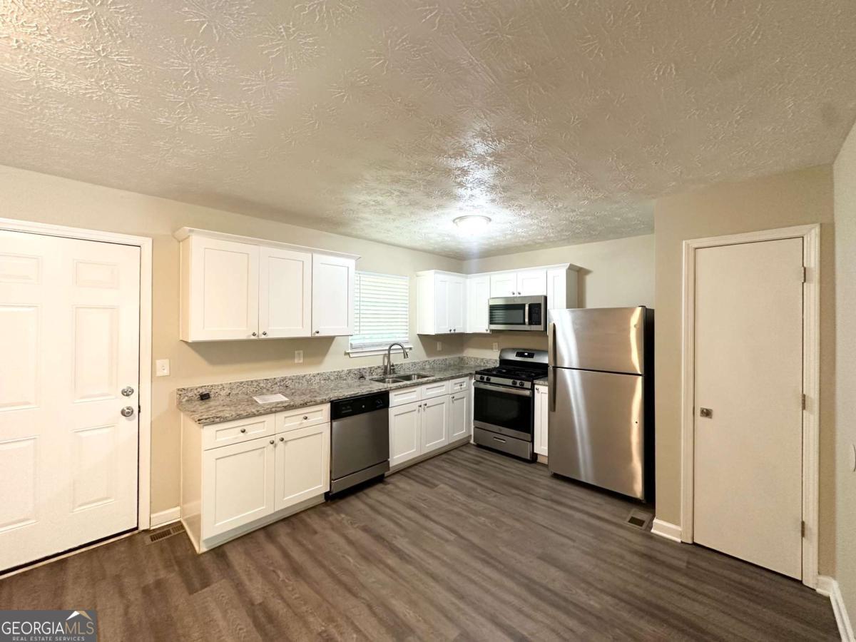 5405 Lakeside DR
