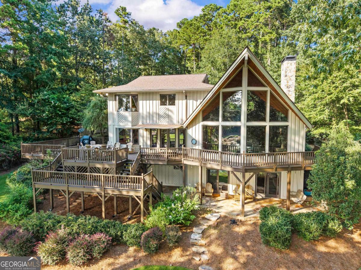 1201 Lakeview CT