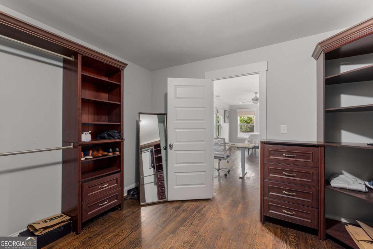 Woodland Hills - Residential