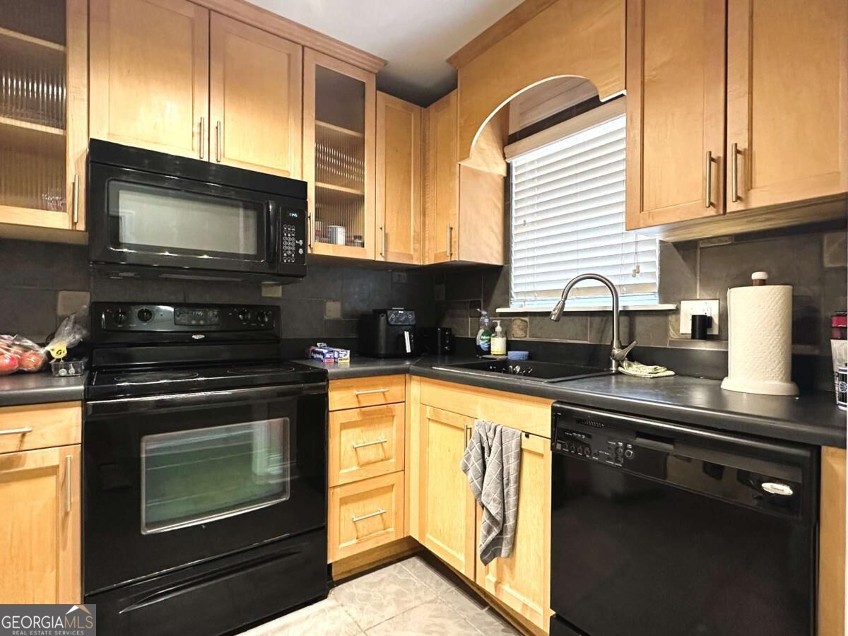 1055 Baxter ST 102