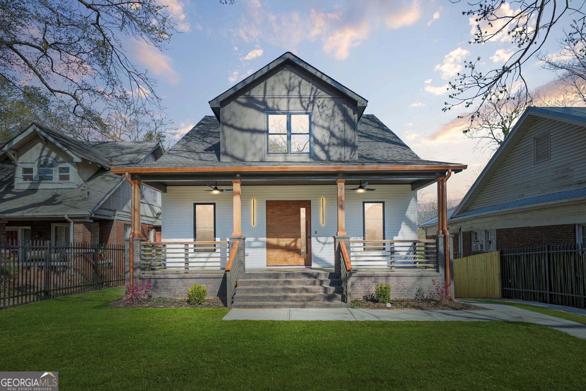718 Cascade AVE