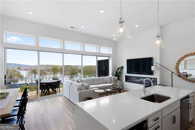 109 Waterview CT
