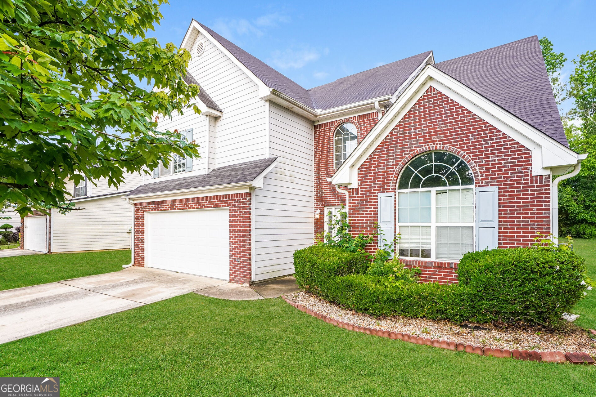 1009 Lear DR