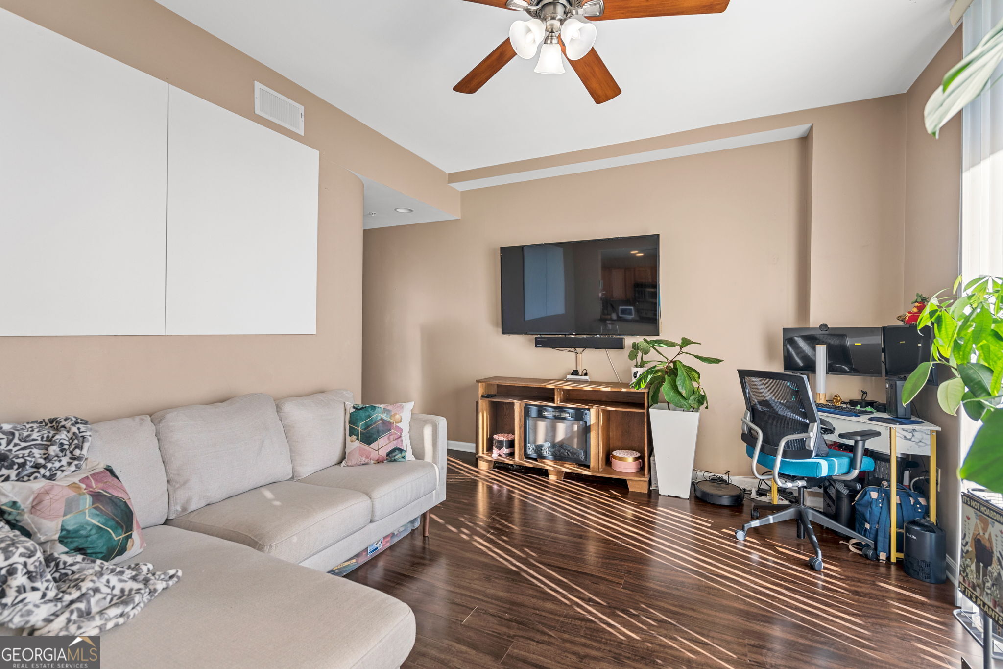 3040 Peachtree RD NW 605