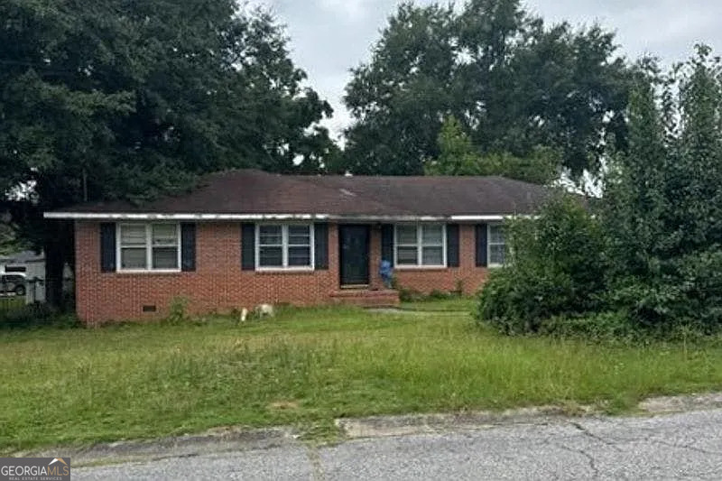 Foreclosure Auction Ends October 07, 2025 at 04:00 PM EST. Discover this inviting 3-bedroom, 2-bathroom home nestled in a quiet Macon neighborhood. Sold As-is with Clear Title. Explore more details and submit your bid through the Federa Home App.