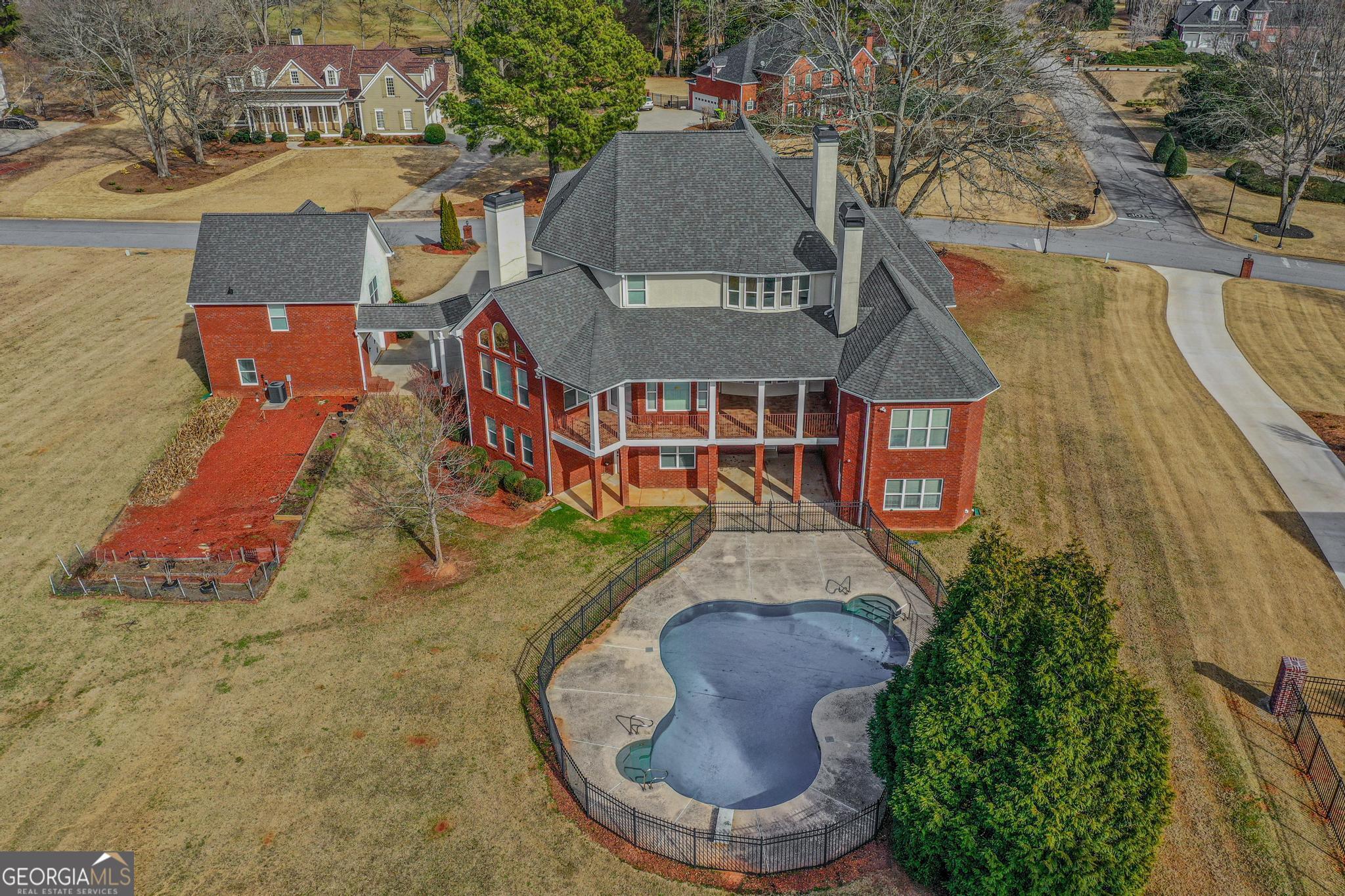 560 Birkdale DR