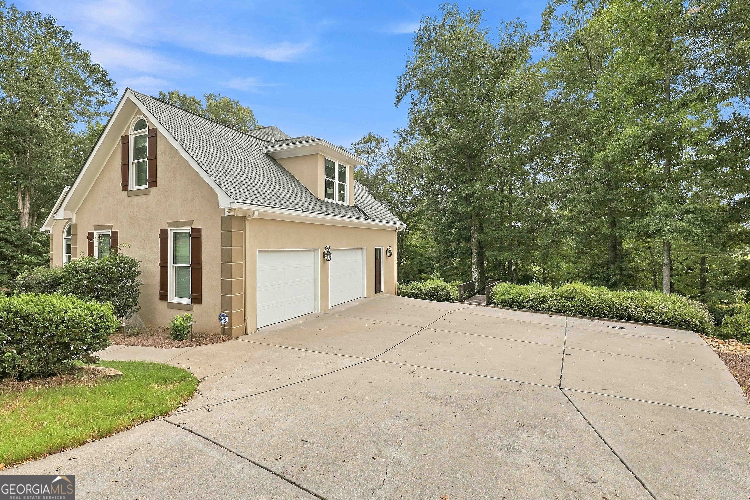 265 Broadmoor DR