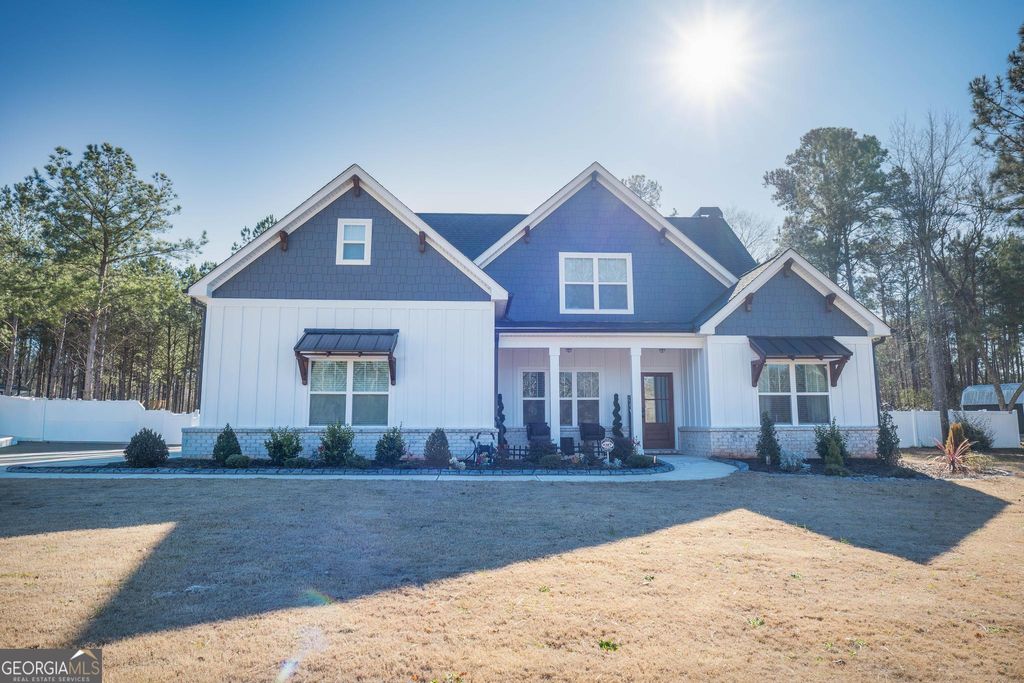 Photo of 1016 Farmington Road, Griffin, GA 30224 (MLS # 10678790)