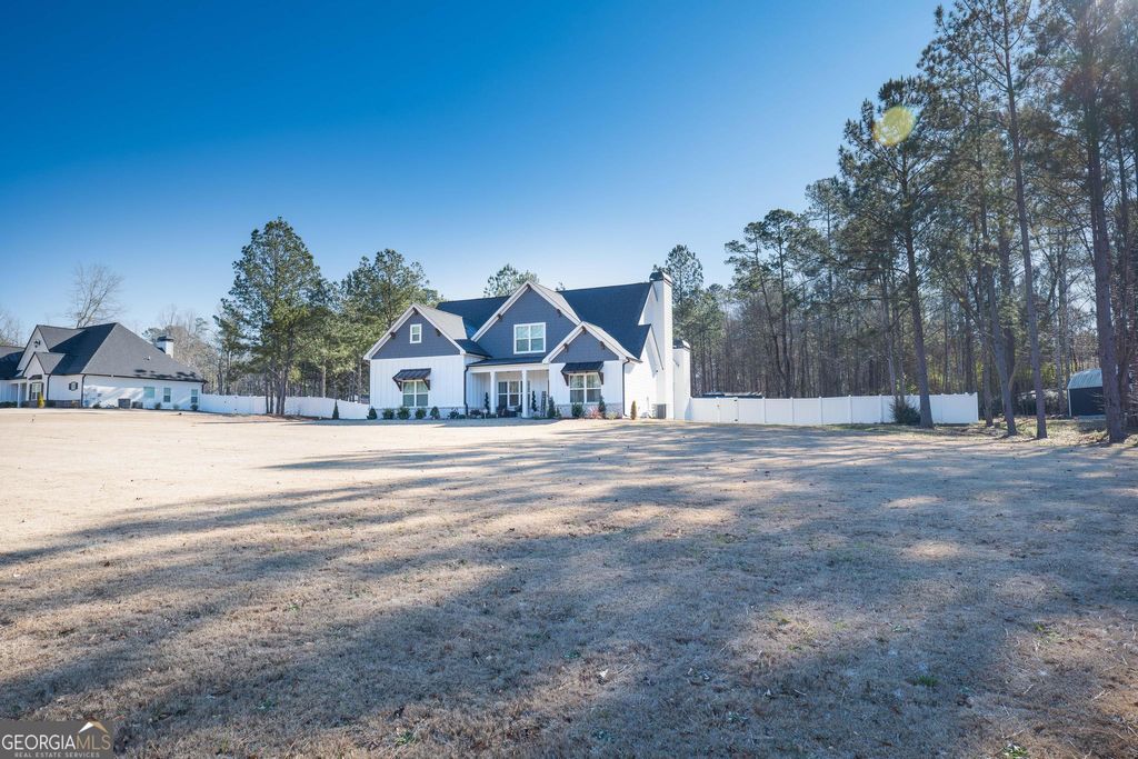 Photo of 1016 Farmington Road, Griffin, GA 30224 (MLS # 10678790)