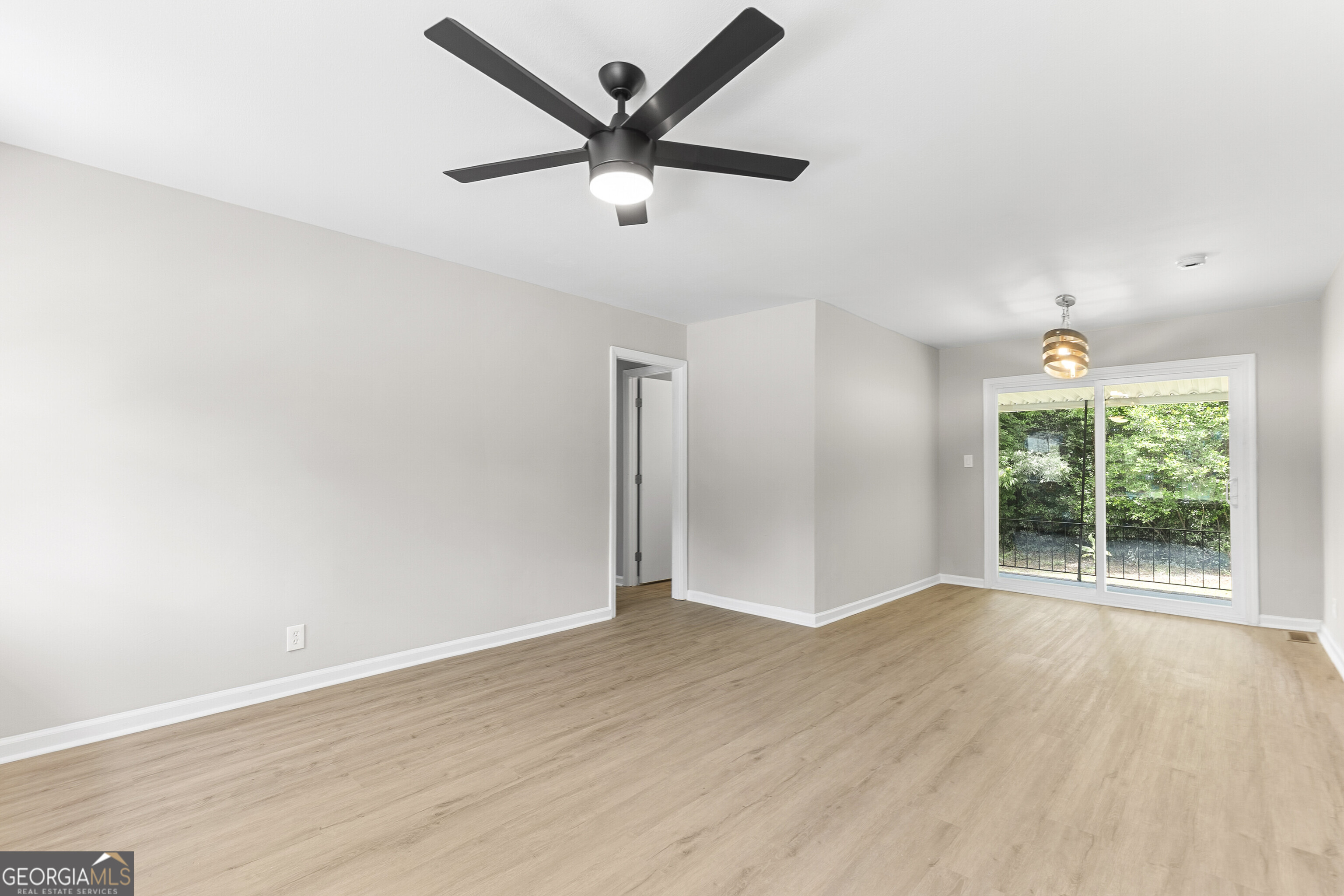 120 Kirkwood CIR