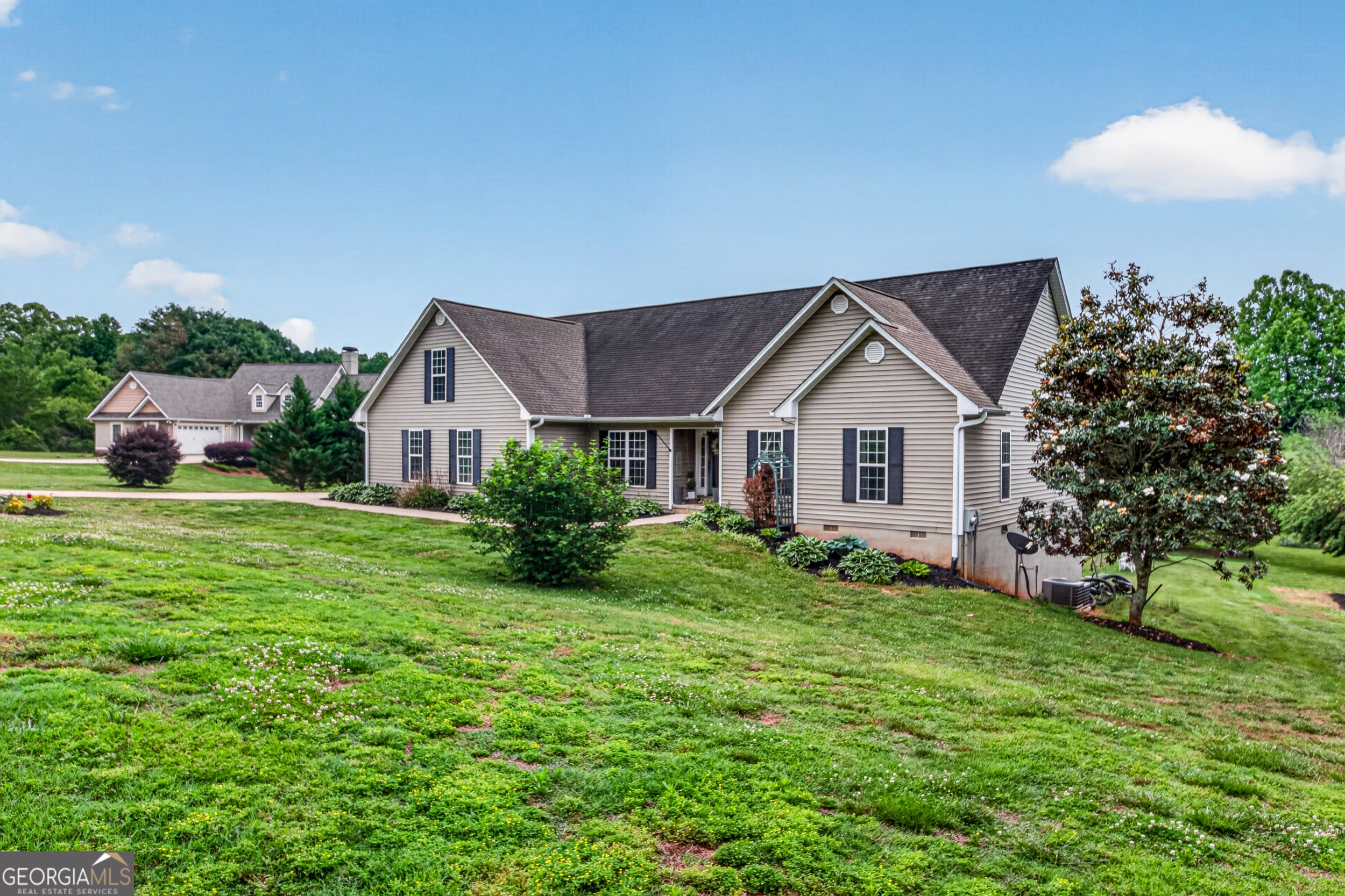 221 Grand Magnolia LN
