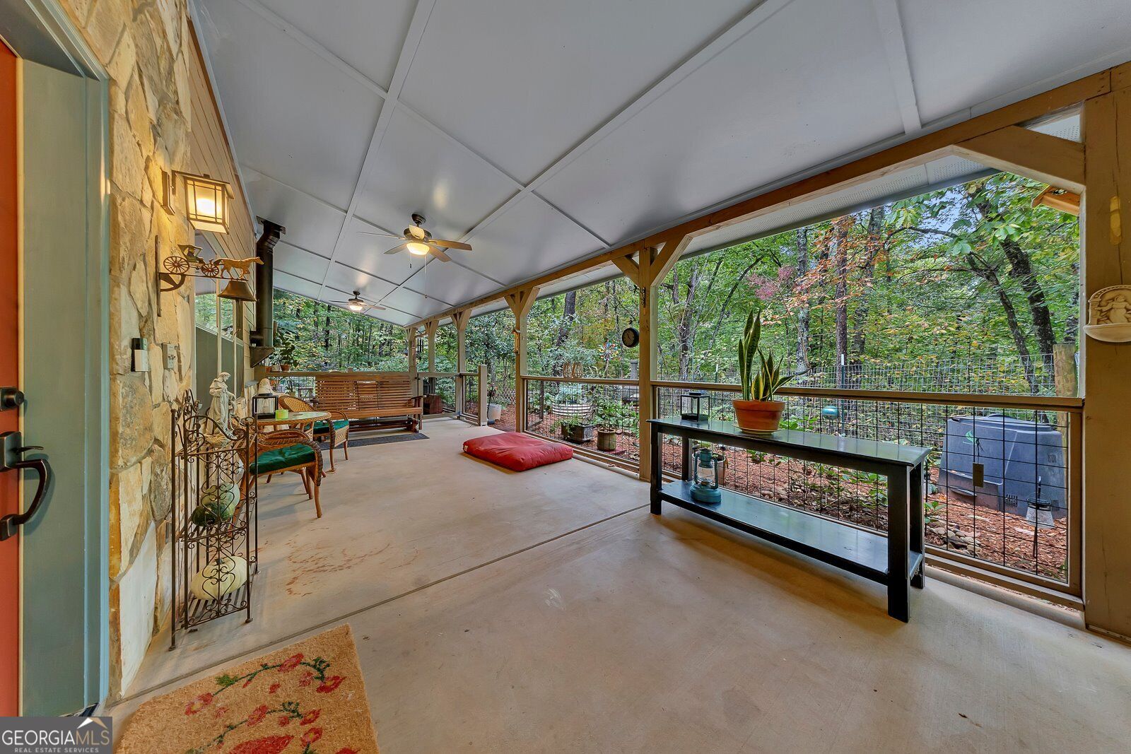 185 Sassafras DR