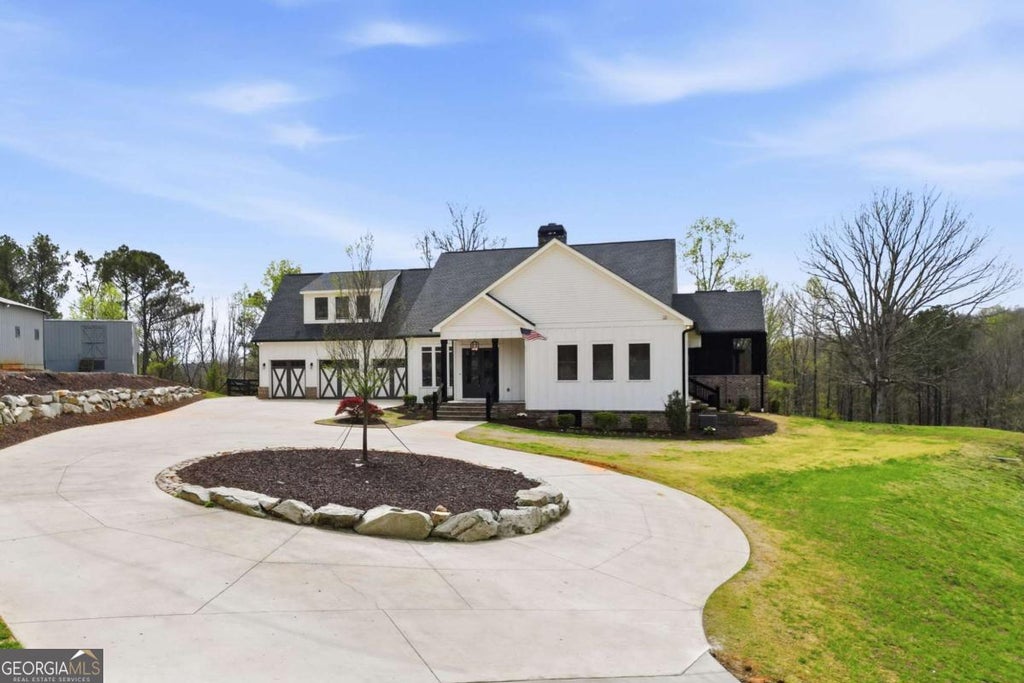 Photo of 738 Overlook Trail, Acworth, GA 30101 (MLS # 10788087)