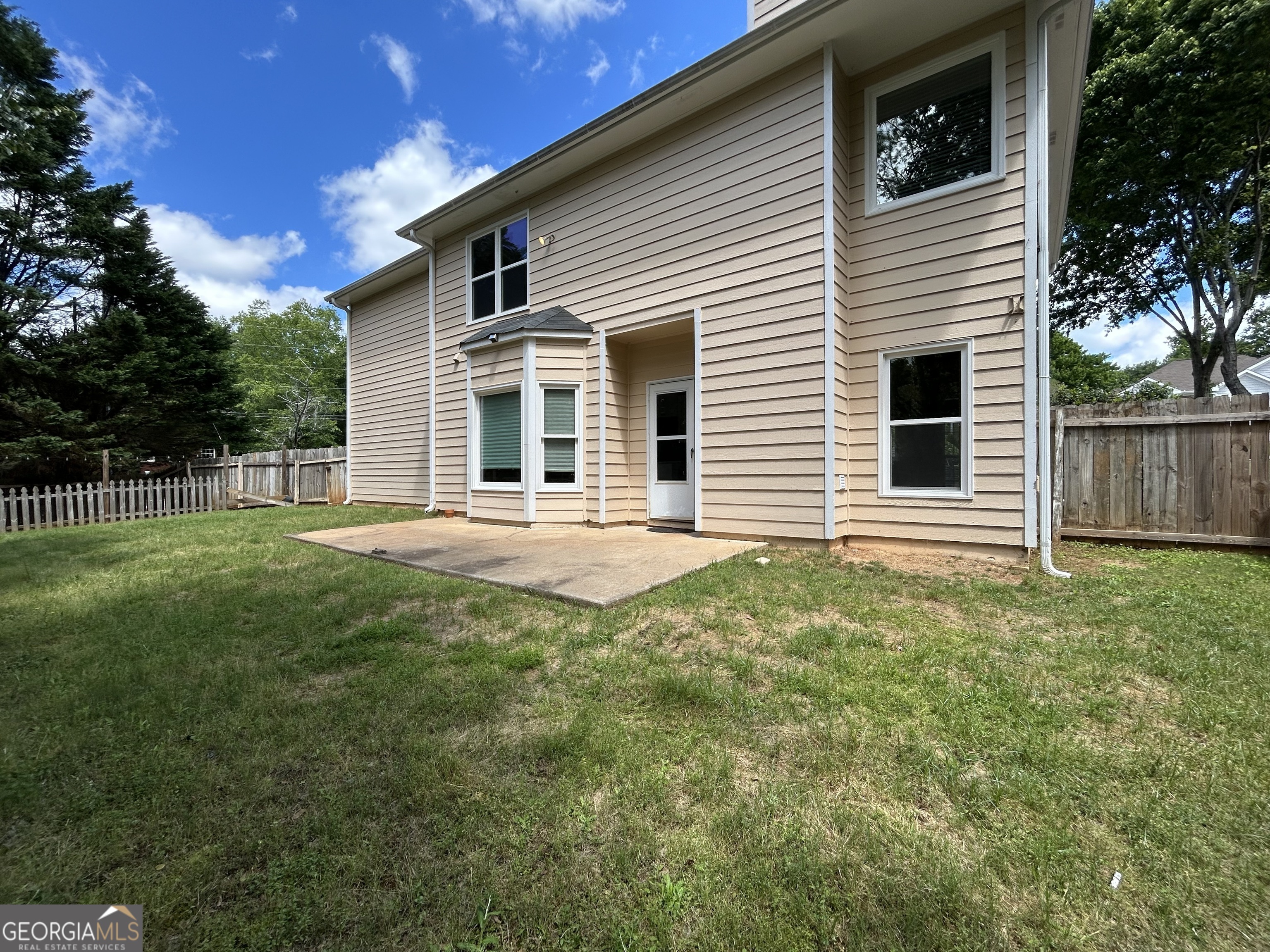 DOUGLAS DOWNS - Residential Lease