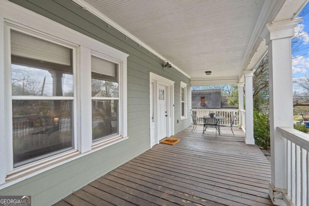 Photo of 1412 Allene Avenue SW, Atlanta, GA 30310 (MLS # 10769110)