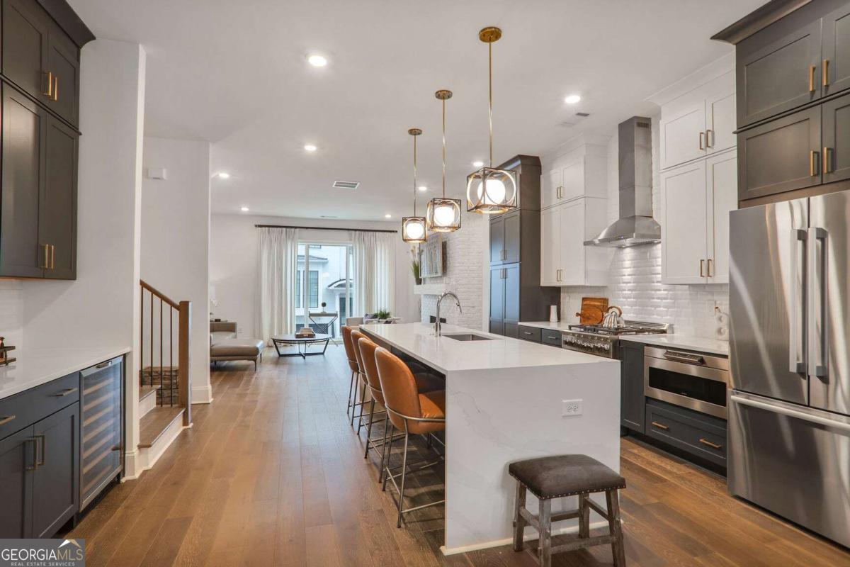 3667 Peachtree RD NE 16