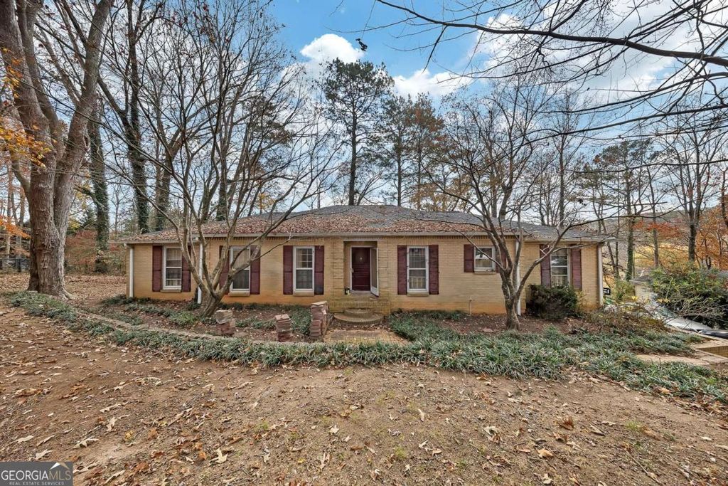 Photo of 4520 Huntridge Drive NE, Roswell, GA 30075 (MLS # 10650060)