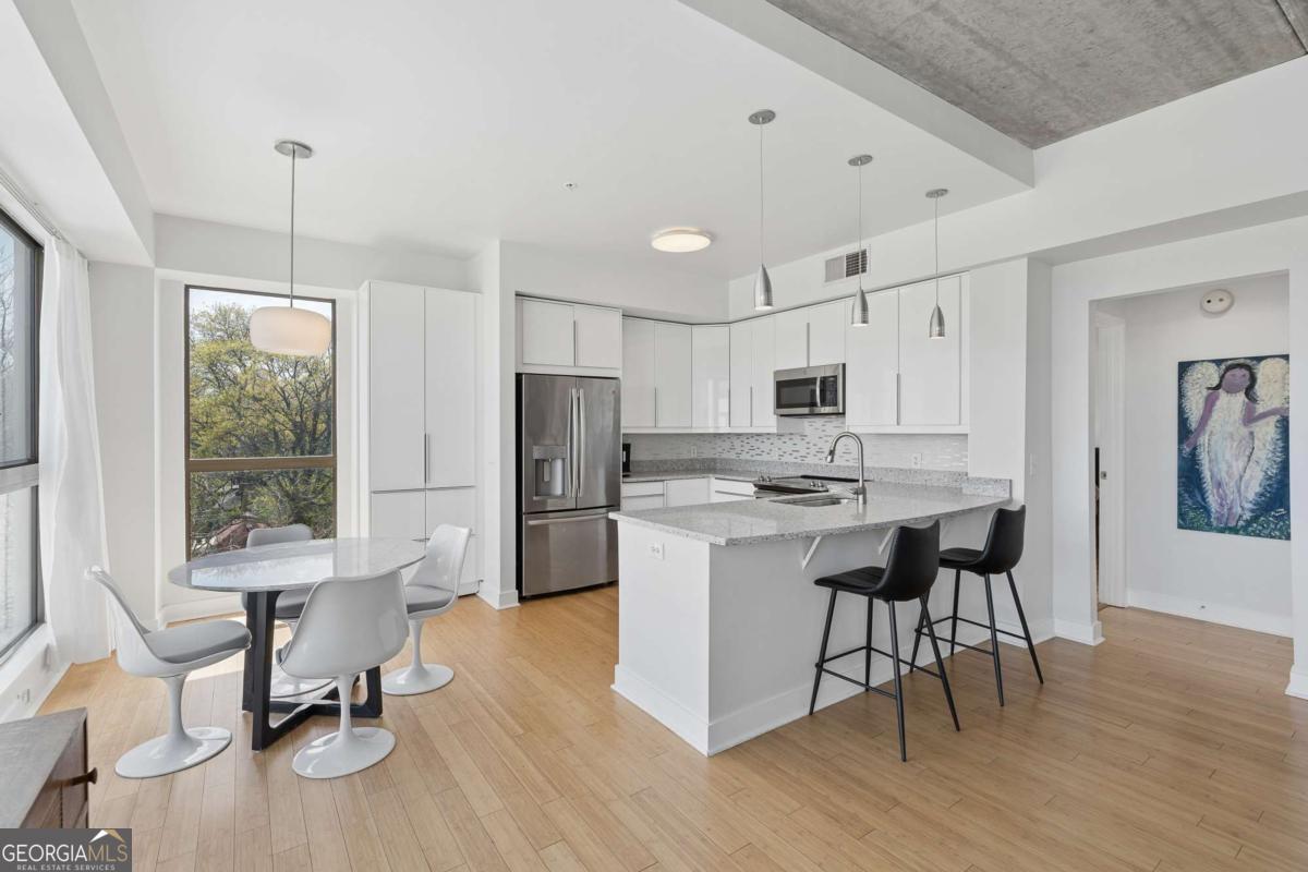 563 Memorial DR SE 501