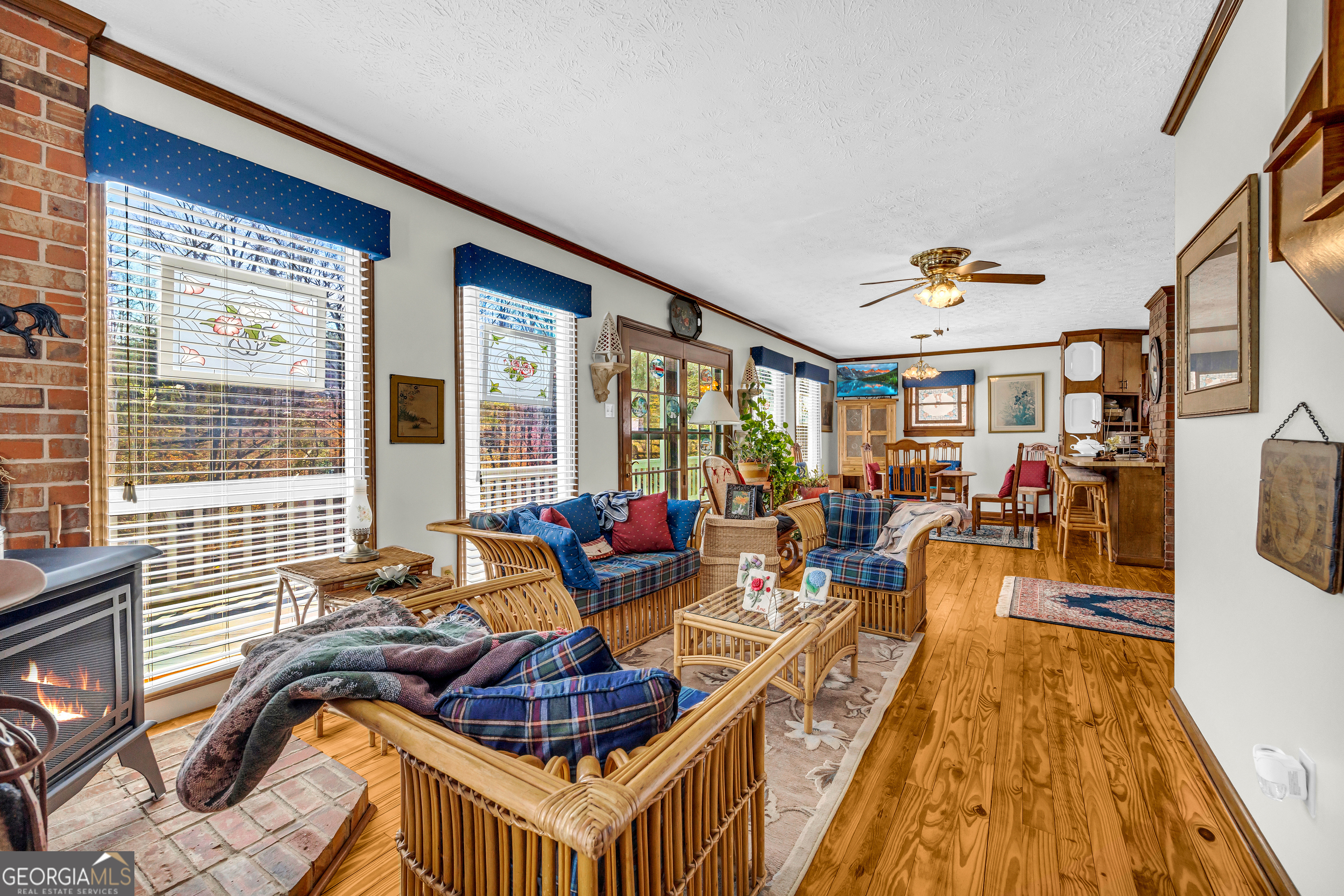 1696 Crawfords Ferry RD