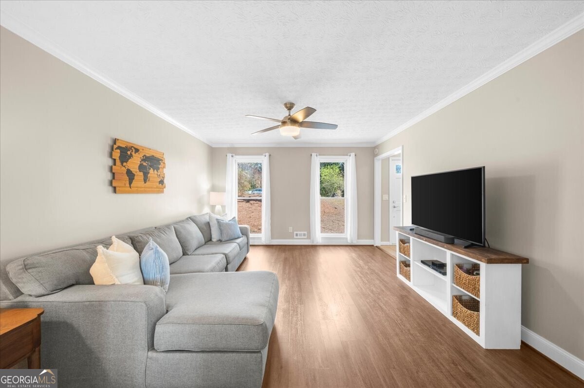 5042 Waterford DR SW