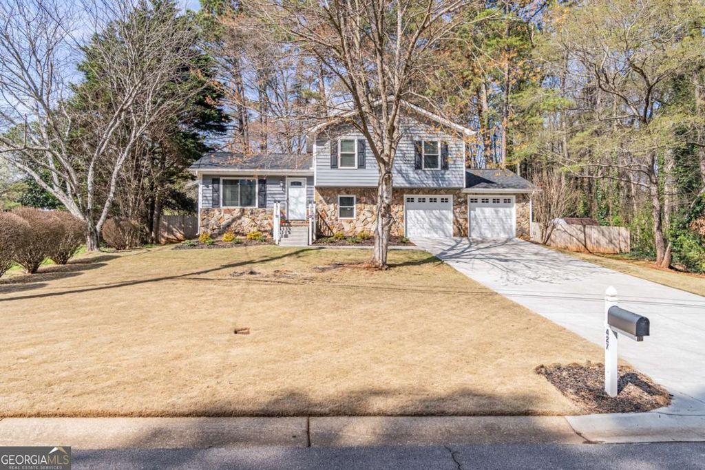 Photo of 427 Arbour Run, Suwanee, GA 30024 (MLS # 10709015)