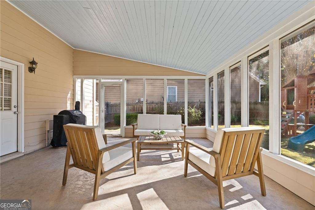 Lakefield Manor - Residential