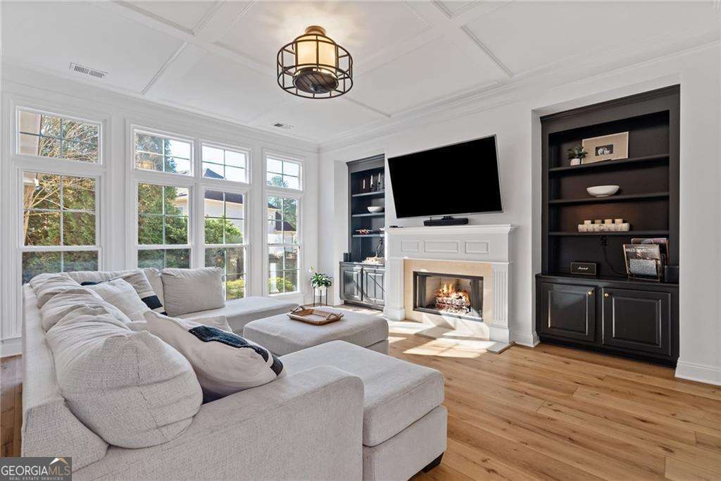 Lakefield Manor - Residential