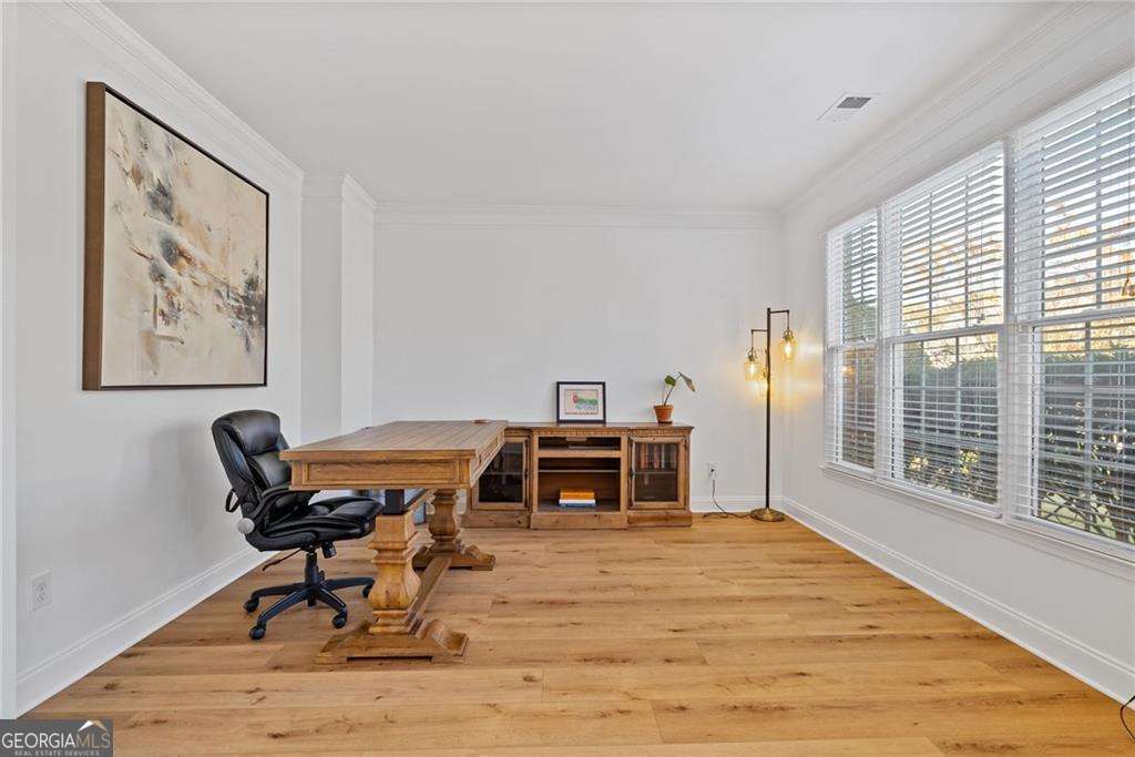 Lakefield Manor - Residential