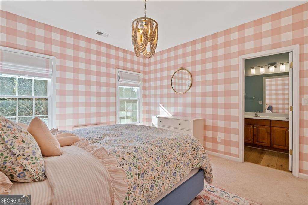 Lakefield Manor - Residential