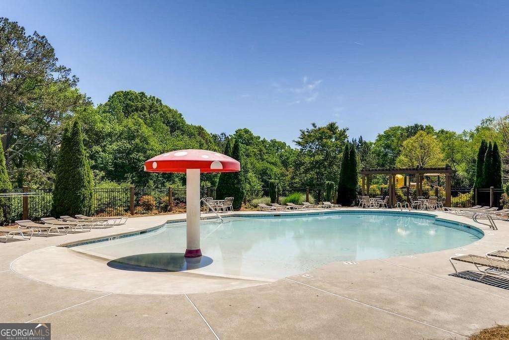 Lakefield Manor - Residential