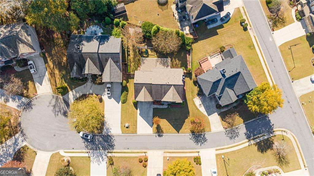 Lakefield Manor - Residential