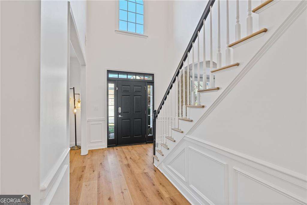 Lakefield Manor - Residential