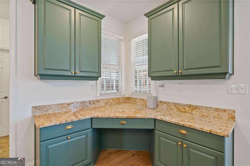 Lakefield Manor - Residential