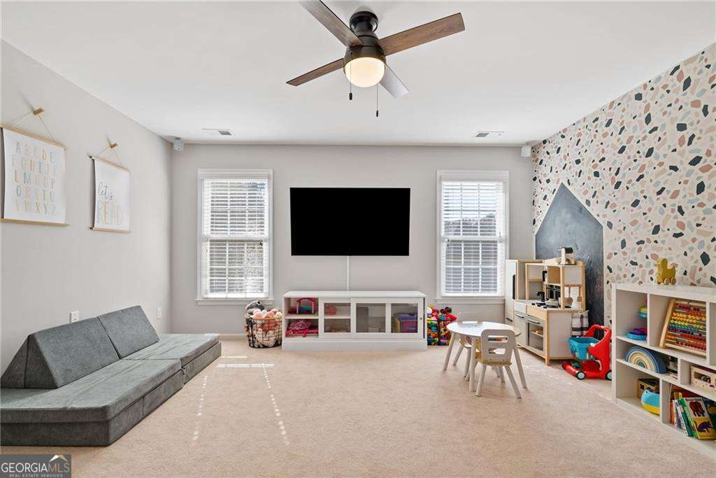 Lakefield Manor - Residential