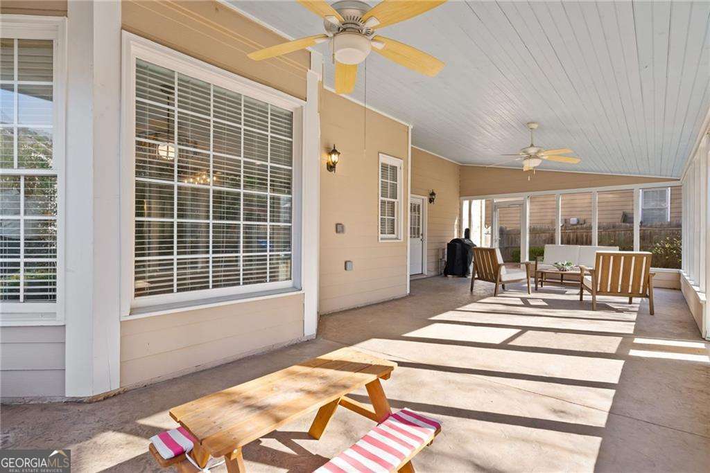 Lakefield Manor - Residential