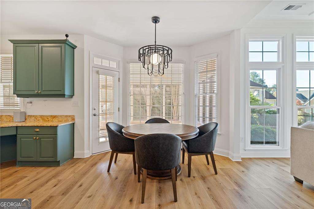 Lakefield Manor - Residential