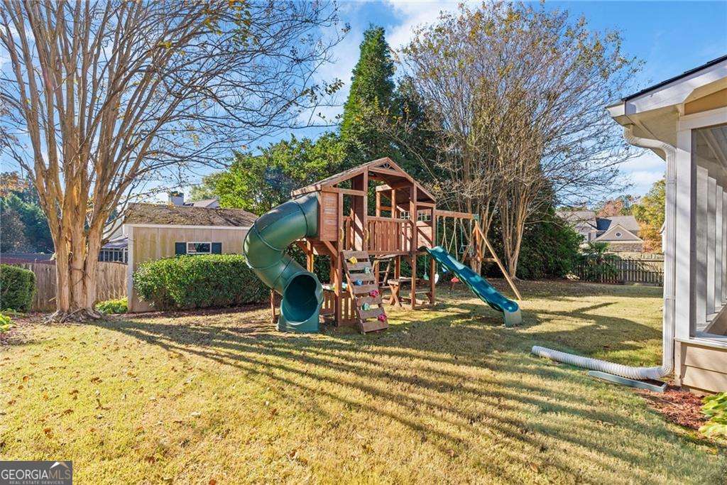 Lakefield Manor - Residential