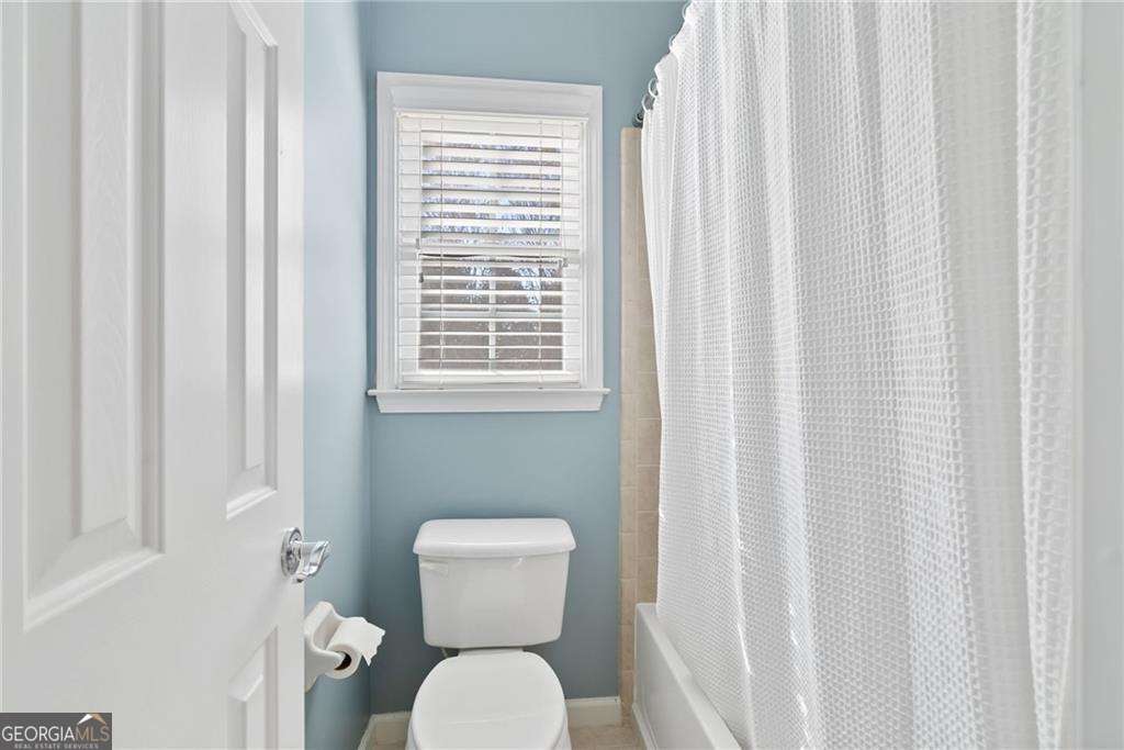 Lakefield Manor - Residential